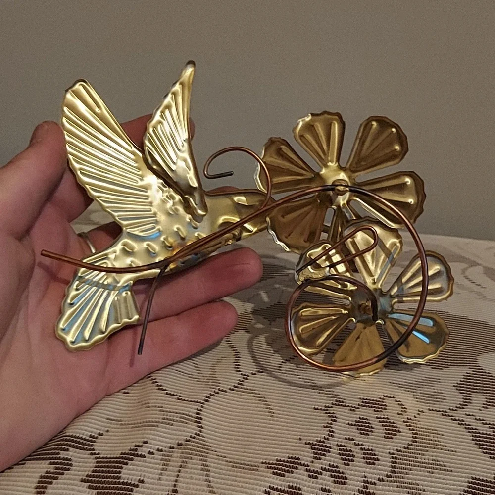 Vintage Brass Tone Metal Hummingbird and Flowers Wall Art Decor 5x6 Inch